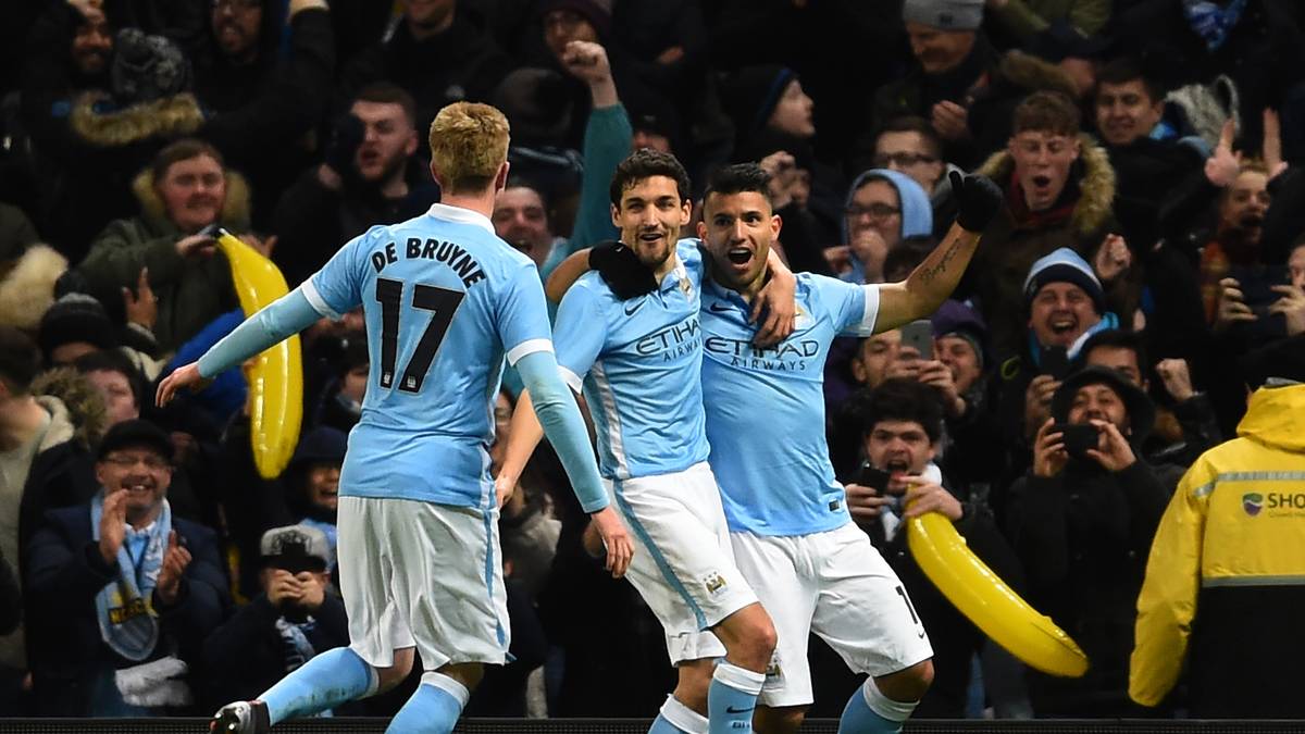 3. PLATZ - MANCHESTER CITY (611 Millionen Euro): Vor dem Antritt Pep Guardiolas wurde ja eifrig spekuliert, wie sehr City in Kaufrausch verfallen würde. Zu Platz eins der Ausgabenliste reicht es aktuell noch nicht. Auch wenn die 55,6 Millionen bzw. 50 Millionen für die Sommertransfers John Stones und Leroy Sane eines Tages noch übertroffen werden dürften