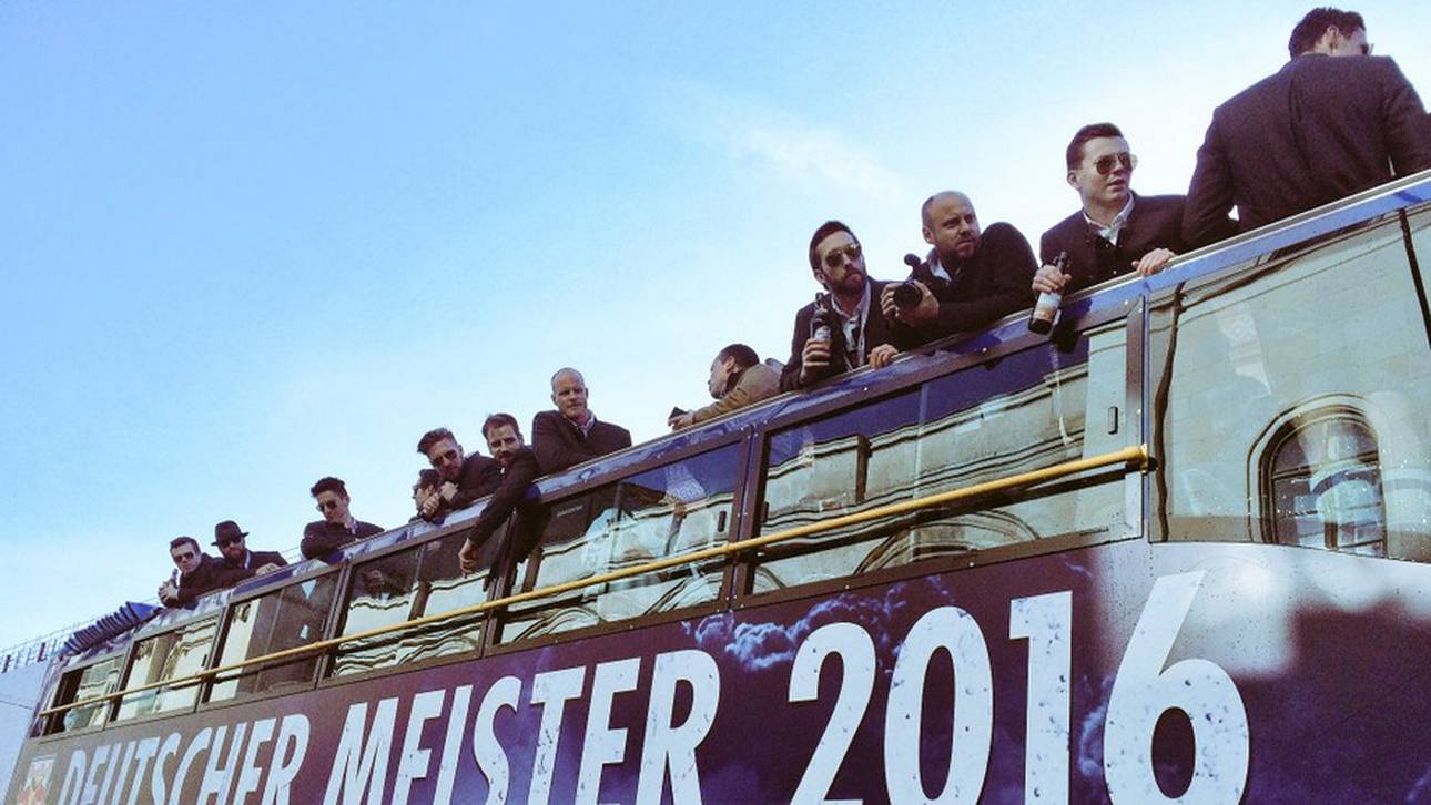 Blechschäden bei Münchner Meisterfeier