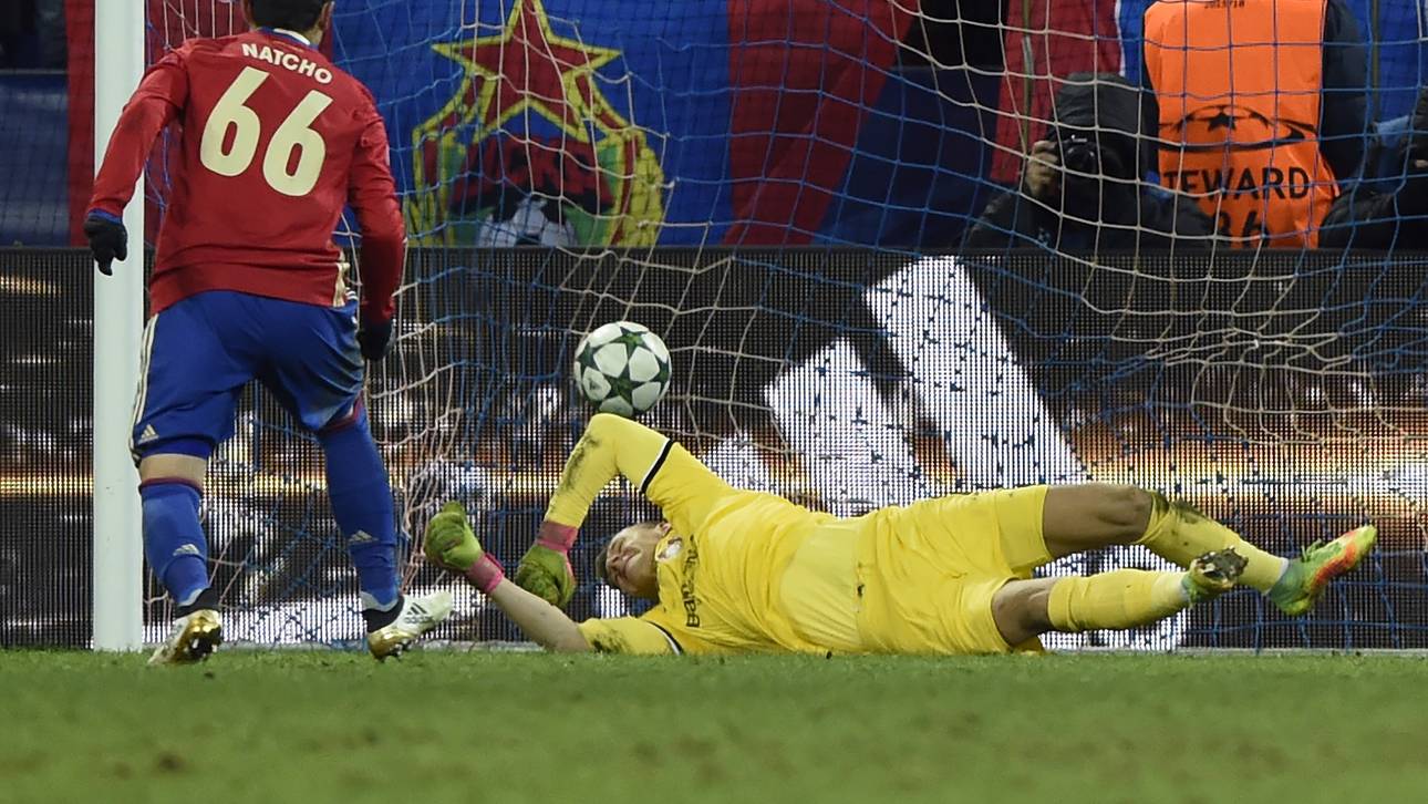 Bayer trotz Strauchler im Achtelfinale