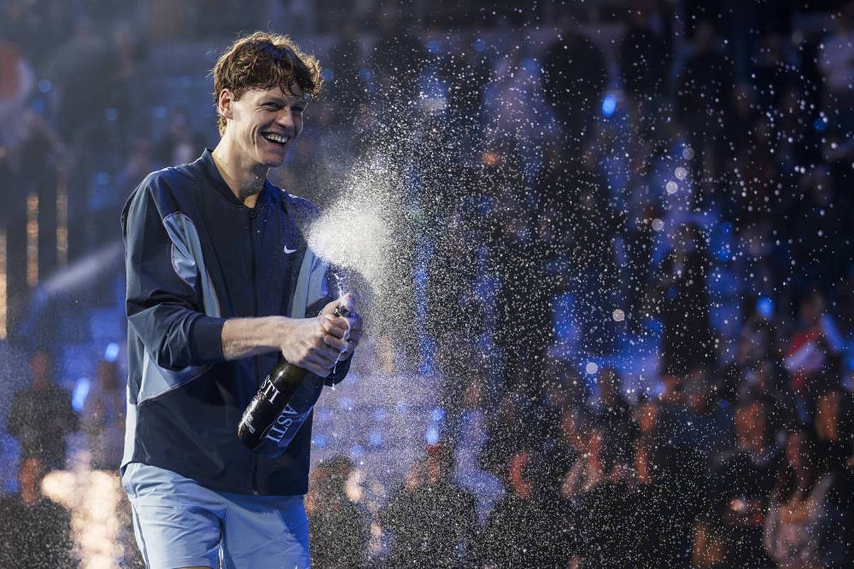 Das Tennis musste 2024 so manche Legende verabschieden. Aber vielleicht hat man eine neue dazu gewonnen. Jannik Sinner dominierte die Saison teilweise nach Belieben und spielt sich in einen elitären Kreis.