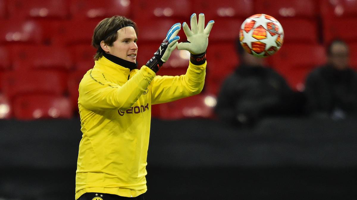 PLATZ 34: MARWIN HITZ (Borussia Dortmund): Weisse Westen: 0 - Gegentore: 4