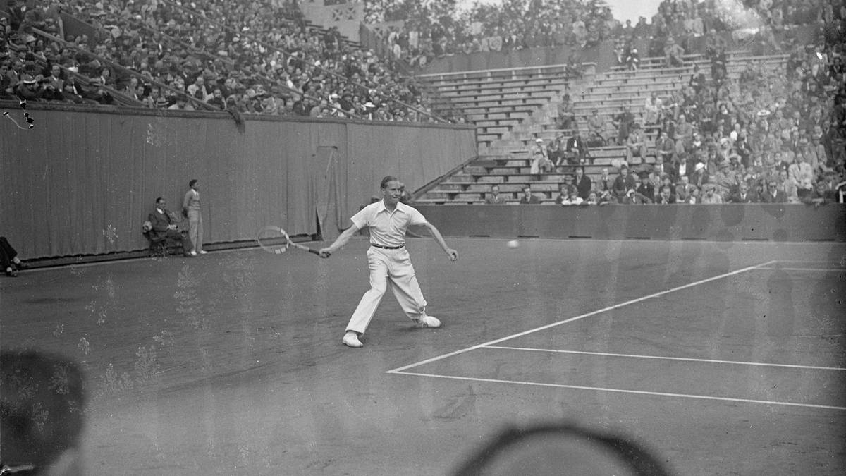 DOPPEL - HERREN: Gottfried von Cramm (Bild) und Henner Henkel - French Open 1937 / US Open 1937: Die beiden besten deutschen Tennis-Spieler in den 30-er Jahren schloss sich zu einem Doppel zusammen und räumten bei zwei Grand-Slams den Titel ab