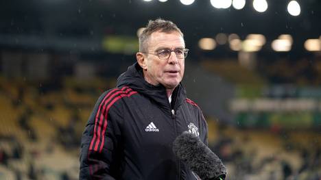 Manchester United gewann die Partie gegen Burnley ungefährdet mit 3:1. Trainer Ralf Rangnick lobt nach dem Spiel vor allem seine Offensive um Cristiano Ronaldo und Edinson Cavani.