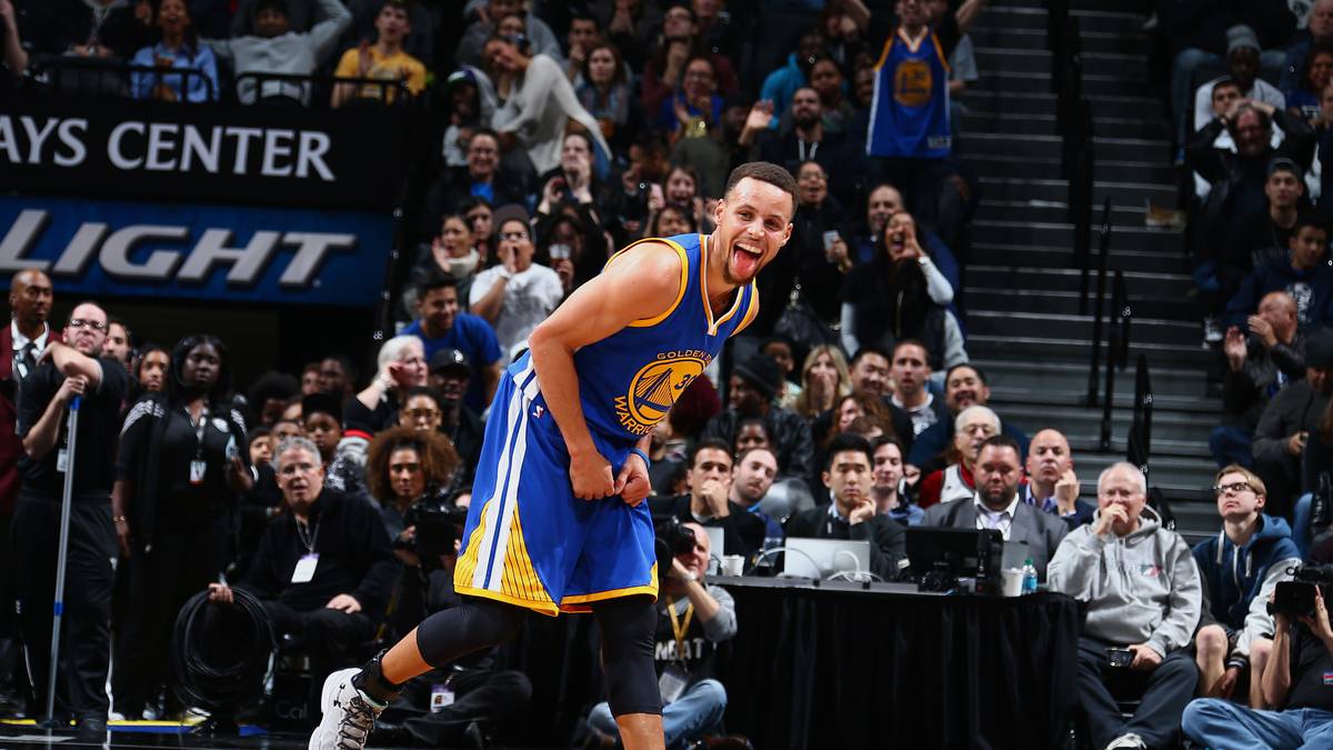 Stephen Curry hat gut lachen. 22 Spiele, 22 Siege. Die Warriors sind einfach nicht zu stoppen 