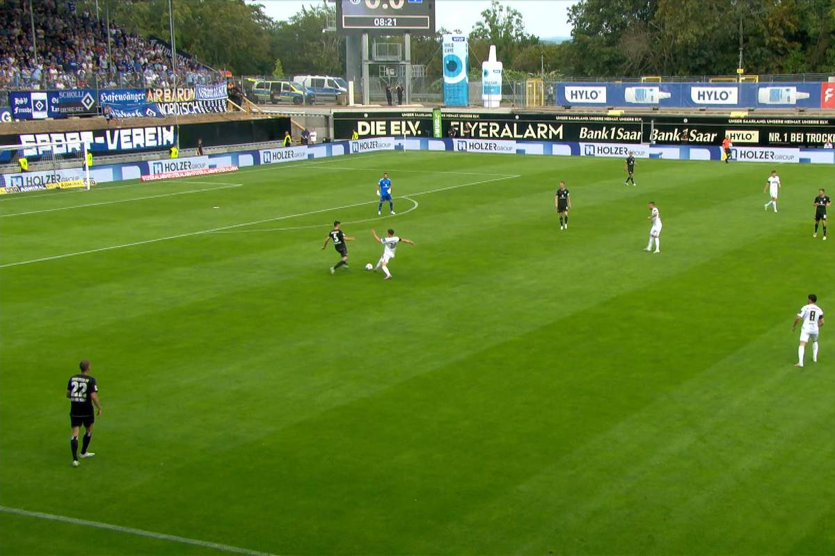 Der SV Elversberg gelingt die große Überraschung: Der Aufsteiger bezwingt den Hamburger SV und feiert den ersten Heimsieg in der 2. Liga.