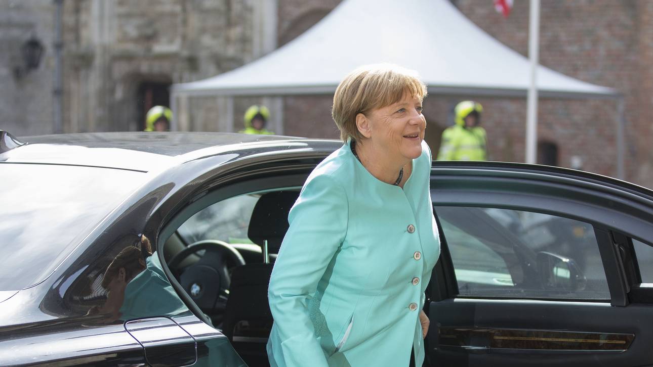 Merkel freut sich über DFB-Sieg