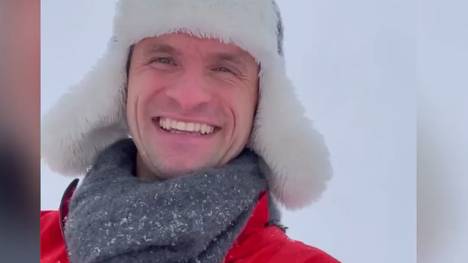 Schneechaos in München. Das Spiel der Bayern gegen Union Berlin musste abgesagt werden. Für Thomas Müller kein Problem, er meldet sich aus dem Winter Wonderland zu Wort.