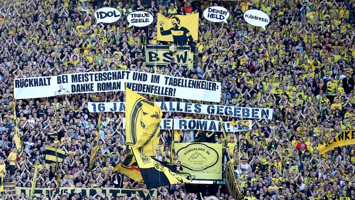 ABSCHIED: Für ihn hat sich die "Süd" noch einmal richtig herausgeputzt. Mit einer beeindruckenden Choreografie und den Worten "Danke Roman" verabschiedeten die BVB-Fans ihren Torwart. Weidenfeller beendet nach 16 Jahren und 453 Pflichtspielen für die Dortmunder seine Karriere. Mit ihm verlassen unter anderem auch der Leverkusener Stefan Kießling und der Kölner Claudio Pizarro die Bundesliga-Bühne