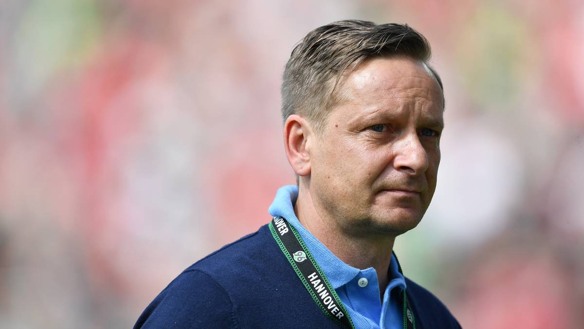 WAS MUSS NOCH PASSIEREN? Die Planungen für die kommende Saison sind laut Heldt noch nicht abgeschlossen: "Wir sehen noch Handlungsbedarf auf der einen oder anderen Position", sagt Heldt