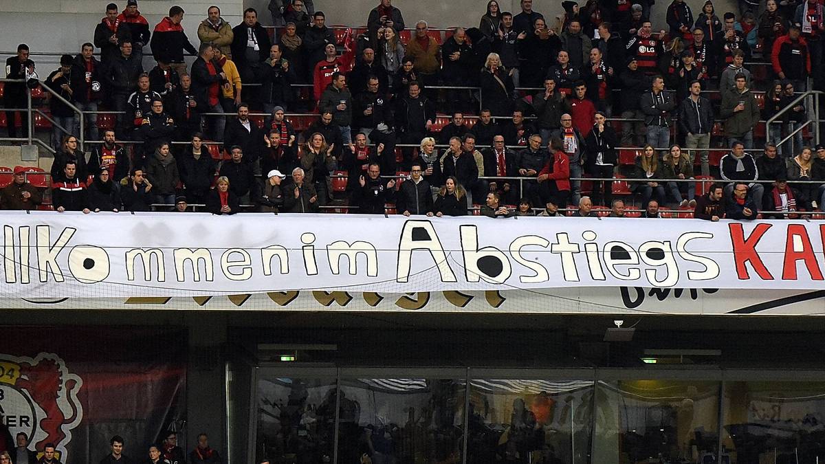 Die Fans haben die Zeichen der Zeit erkannt: Für Bayer könnte es in den verbleibenden drei Partien noch richtig ungemütlich werden