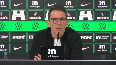 Daniel Bauer, Trainer des VfL Wolfsburg, äußerte sich auf der Pressekonferenz nach der 2:3-Niederlage gegen FC Augsburg zur aktuell schweren Situation rund um die Wölfe.