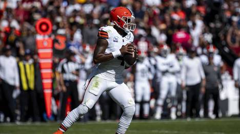 Cleveland Browns quarterback Deshaun Watson (4) looks to pass during a game against the Washington Commanders at Northwest Stadium in Landover, Maryland on Sunday, October 6, 2024. The Commanders defeated the Browns 34-14. PUBLICATIONxINxGERxSUIxAUTxHUNxONLY WAP20241006433 BONNIExCASH