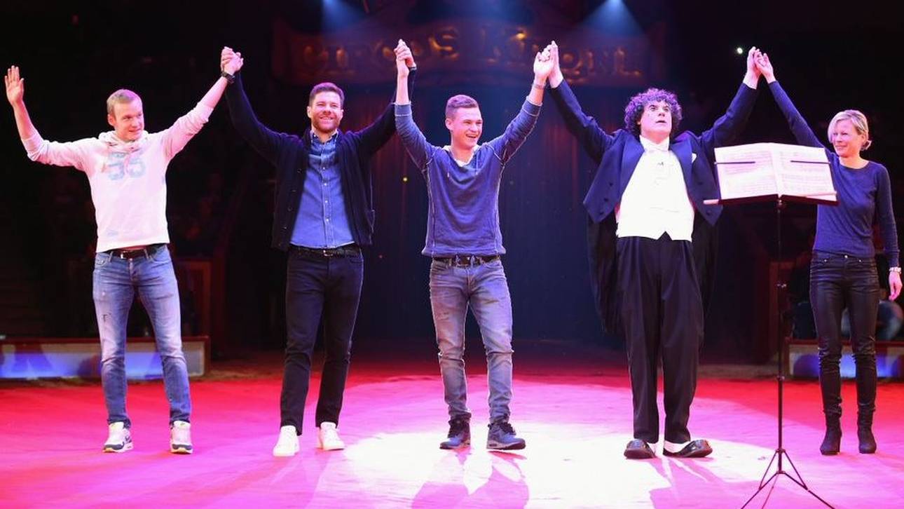FC Bayern lädt Kinder in Circus Krone