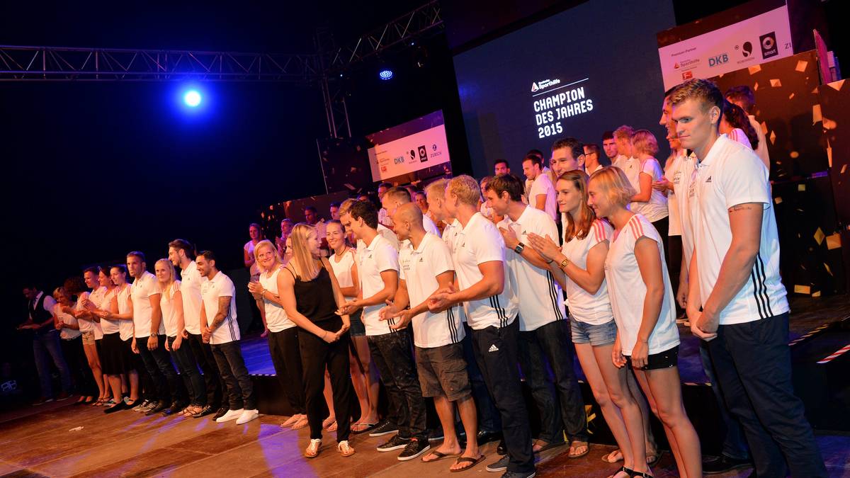 Rund 80 deutsche Sportler sind dank ihrer Top-Leistungen im Jahr 2015 zu einer Urlaubswoche im Robinson Club im türkischen Belek eingeladen. Unterstützt wird die Aktion von der Deutschen Sporthilfe und ihren Partnern. Am Ende der gemeinsamen Tage wählen die Athleten ihren diesjährigen "Champion des Jahres". SPORT1 zeigt die Bilder der Urlaubswoche