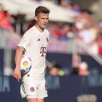 Joshua Kimmich knüpft seine Zukunftsplanung auch an die Trainerfrage beim FC Bayern. Sportvorstand Max Eberl zeigt Verständnis, kann sich einen Seitenhieb aber nicht verkneifen.