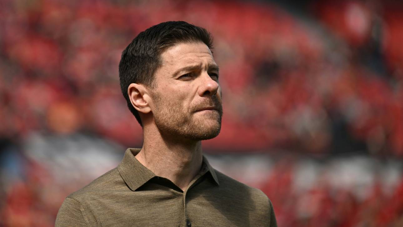 Alonso lacht brennende Fragen weg