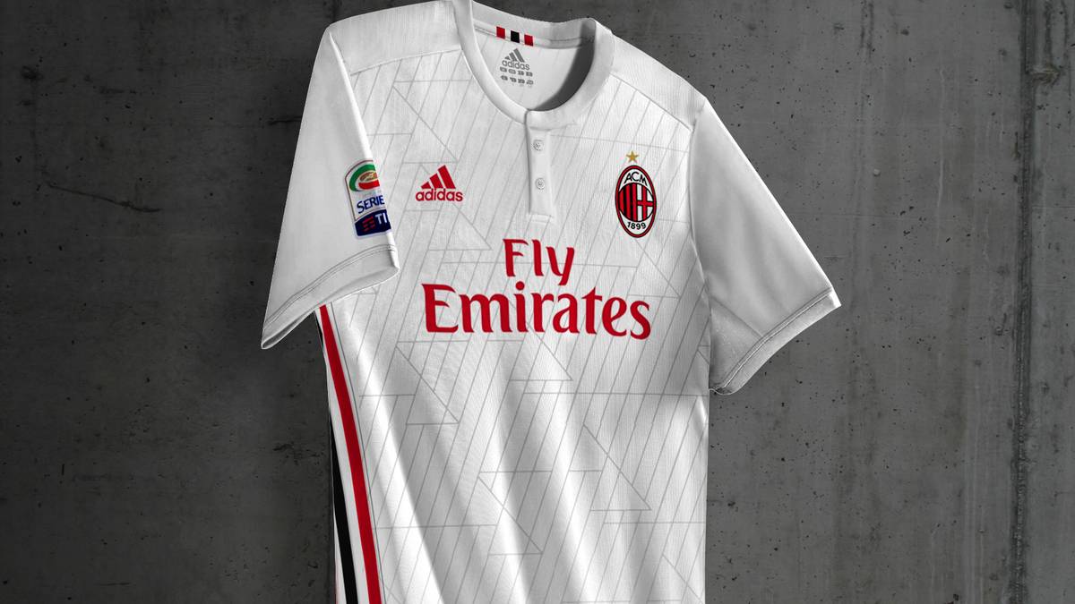 Die Rossoneri wagen auch auswärts keine Experimente und halten ihr Shirt so schlicht wie möglich. Seitlich gibt es noch Streifen in den Vereinsfarben. Sollte es wirklich so kommen: Es wäre ein wunderschönes Trikot