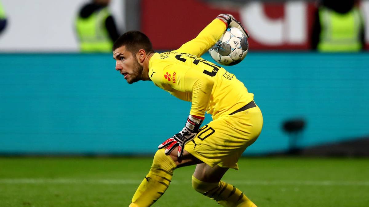 PLATZ 17: Ioannis Gelios (Holstein Kiel): Weisse Westen: 4 - Gegentore: 42