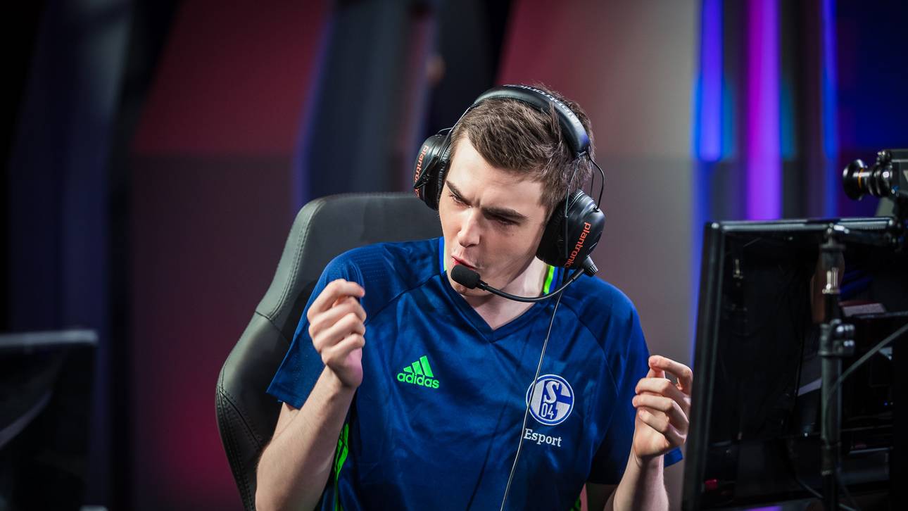 Schalke 04 holt wichtigen Dreier