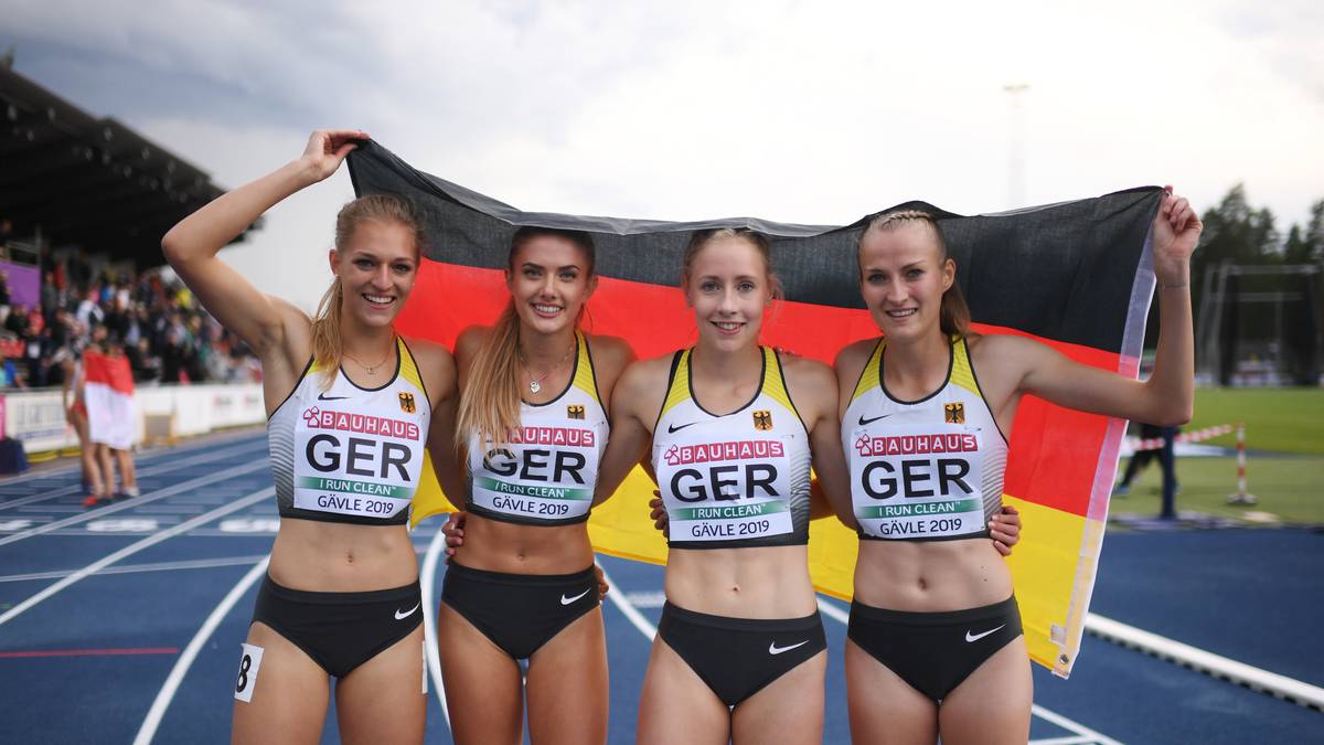 Erste sportliche Erfolge hat sie auch schon gefeiert. Alica Schmidt (2.v.l.) gewann bei der U23-EM 2019 Bronze mit der 4x400-Meter-Staffel. Auf Instagram verzaubert die 20 Jahre alte Schmidt bereits seit längerer Zeit ihre Fans