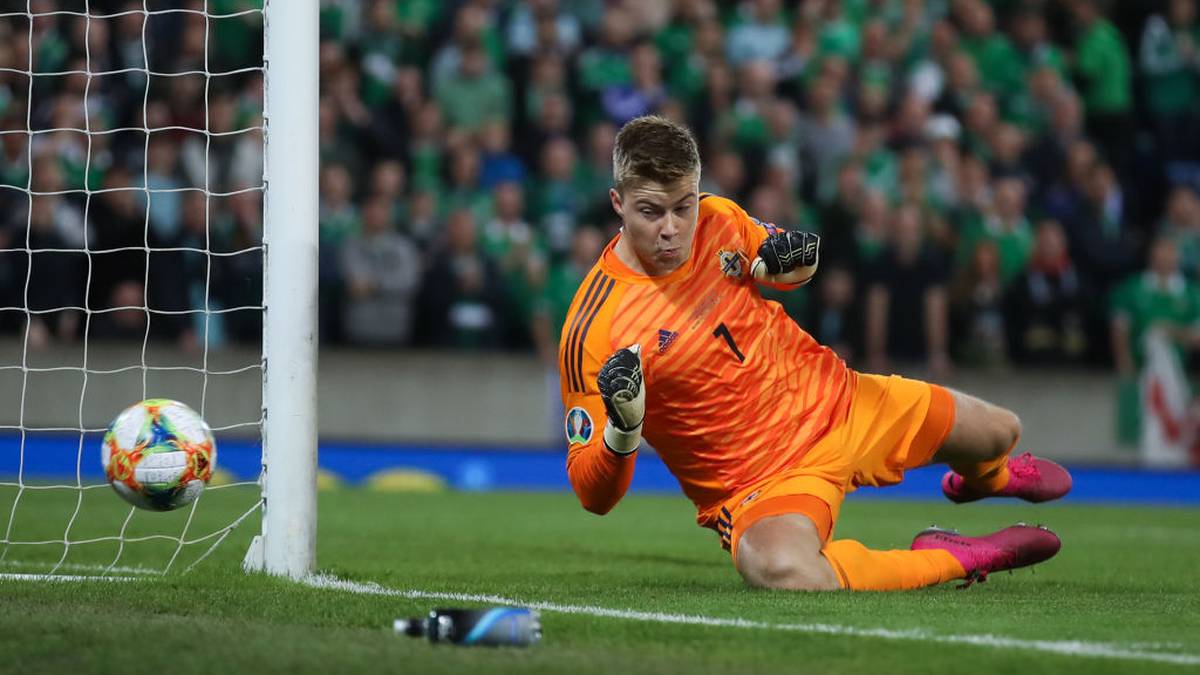 Im EM-Qualifikationsspiel Deutschland - Nordirland im Windsor Park in Belfast erkämpft sich die deutsche Nationalmannschaft am Ende einen doch knappen 2:0 Sieg. Damit gibt es mit Deutschland einen neuen Tabellenführer der Gruppe C.
SPORT1 präsentiert die internationalen Pressestimmen