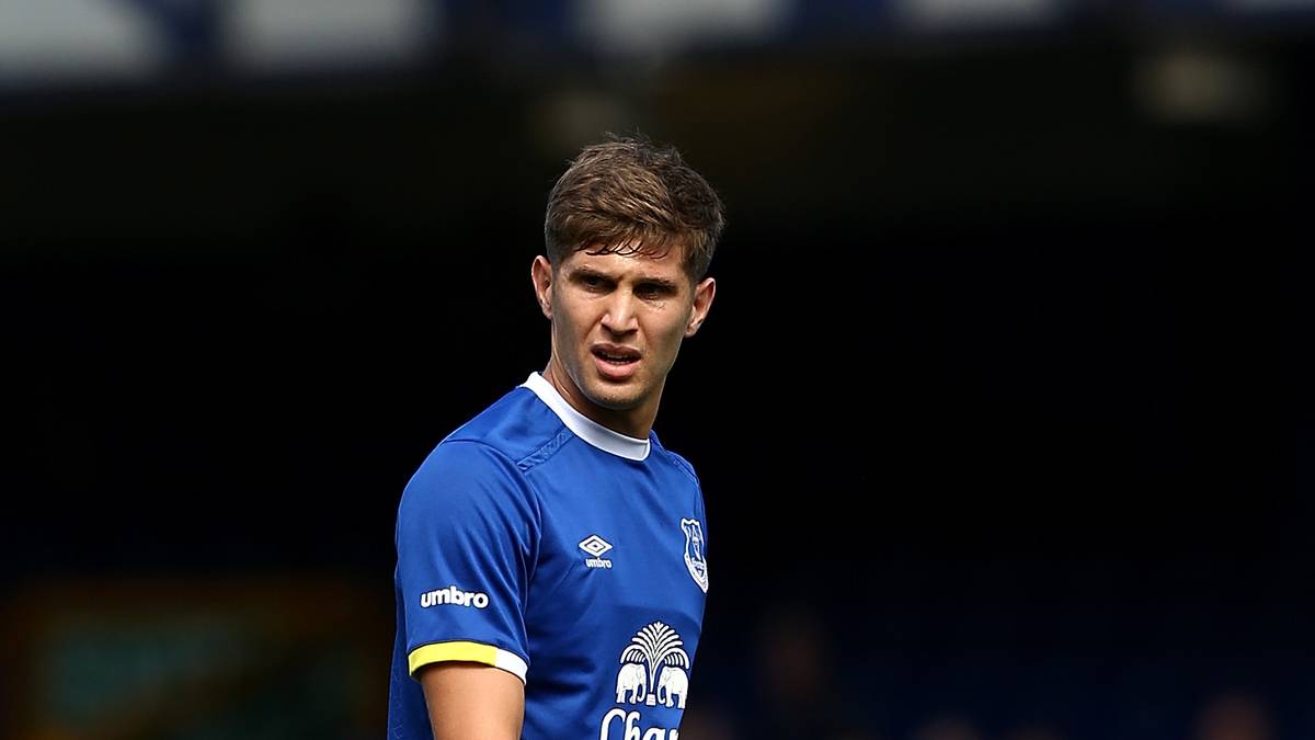 Mit seiner Ankunft bei den Sky Blues löst Stones den Brasilianer David Luiz als teuersten Abwehrspieler aller Zeiten ab. Der 22-Jährige gilt als junge Version des Chelsea-Kapitäns John Terry