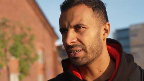 Der deutsche Basketball-Nationalspieler Johannes Voigtmann fällt für den Rest der FIBA EuroBasket 2025 verletzt aus. Mitspieler Johannes Thiemann reagiert auf die Hiobsbotschaft.