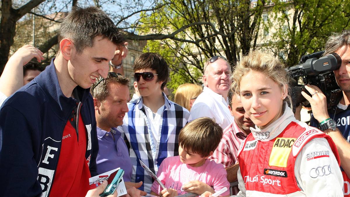 Die 28-jährige Schweizerin ist aber auch abseits der Strecke ein Hingucker