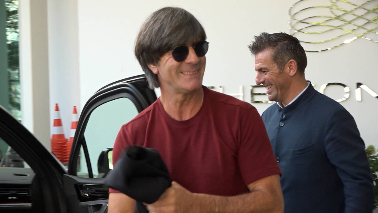 Bundestrainer Joachim Löw wünscht Hansi Flick den Sieg in der Champions League