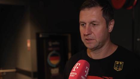 Basketball-Bundestrainer Álex Mumbrú ist aus dem Krankenhaus entlassen worden und wieder im Hotel des DBB-Teams. Interimscoach Alan Ibrahimagic gibt ein Update zu seinem Zustand.