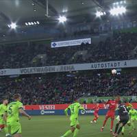 Große Kolo-Muani-Show! Eintracht Star gleich gegen fünf Wolfsburger