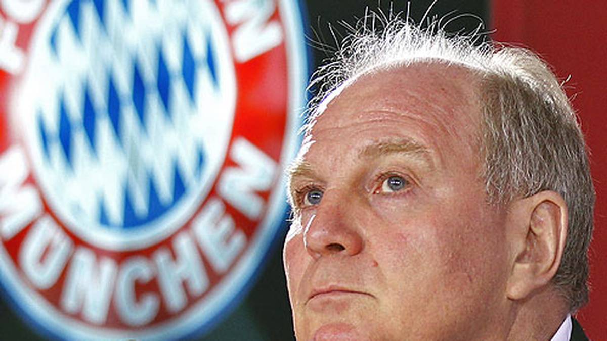 Im Frühjahr 2013 folgt dann der große Knall. Hoeneß soll Steuern in Millionenhöhe hinterzogen und sich selbst angezeigt haben. Am 4. November bestätigt das Landgericht München II, dass es 2014 zu einer Verhandlung gegen den Bayern-Präsidenten kommen wird. SPORT1 zeigt die Chronologie der Steuer-Affäre Uli Hoeneß