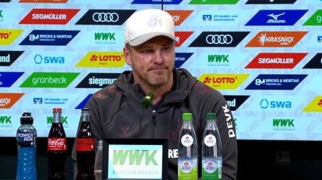 Der 1. FC Köln muss gegen den FC Augsburg die nächste Pleite hinnehmen. Trainer Kwasniok beschreibt die Situation als herausfordernd. 