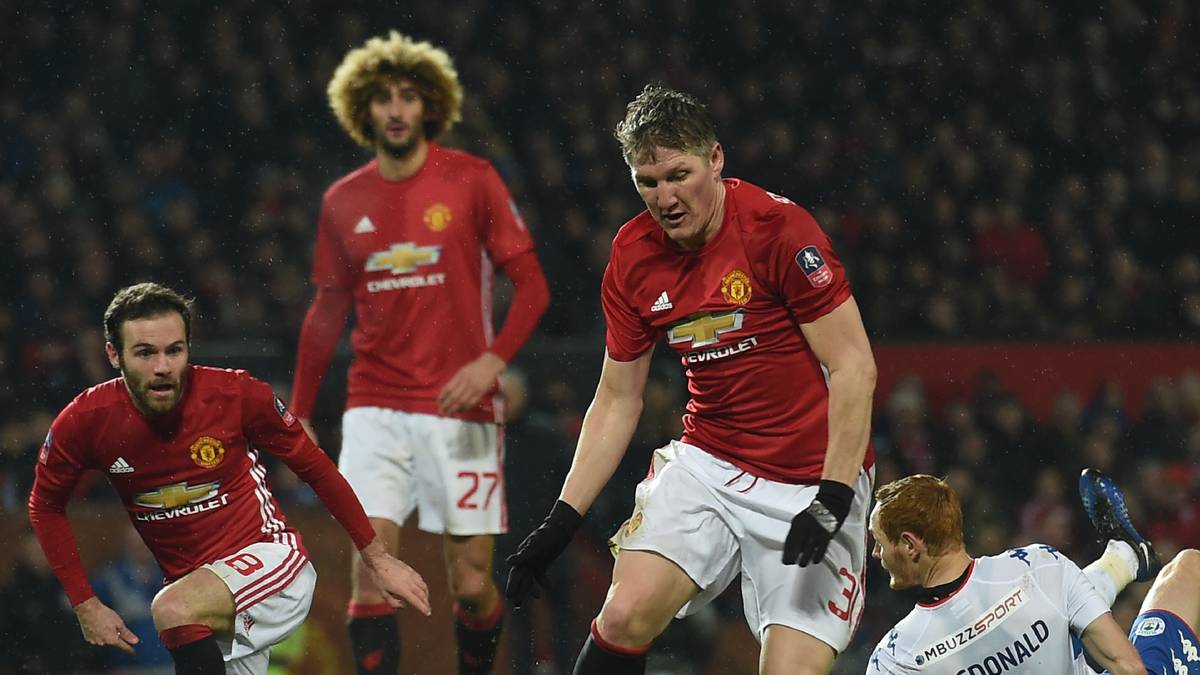 29. JANUAR 2017: Mourinho beruft Schweinsteiger beim FA-Cup-Spiel gegen Wigan Athletic erstmals in die Startelf - was sich auszahlt