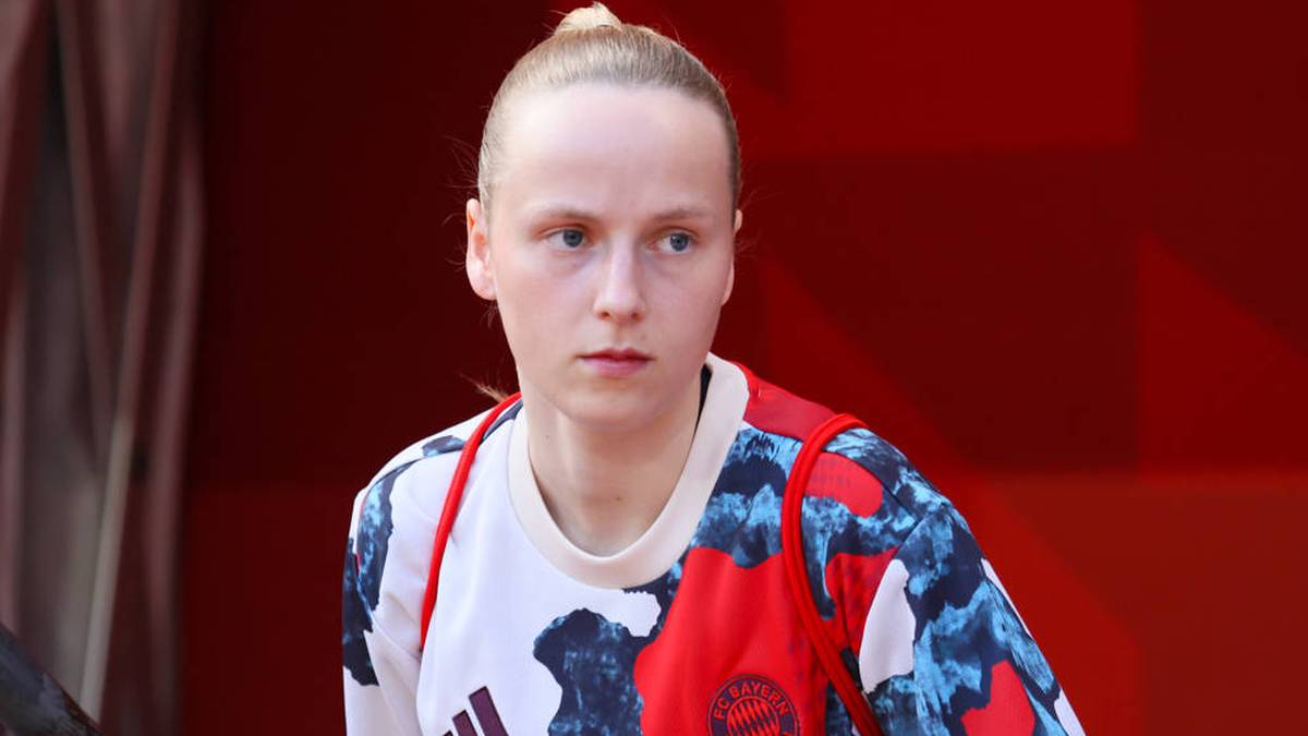 Kein schlechter Deal für die Spielerin, die in der Vergangenheit so oft verletzt war, die Saison als Außenstürmerin begann und als Linksverteidigerin beendete. Aus Interviews hört man heraus, dass sie eine echte Niederbayerin ist.