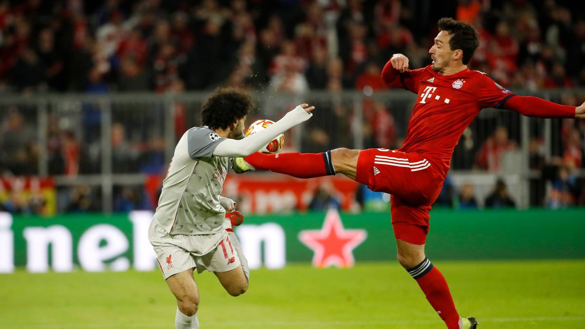 MATS HUMMELS: Hinten hui, nach vorne pfui – zumindest in der ersten Hälfte. In der Defensive gewinnt Hummels fast jeden Zweikampf, dafür landen seine Pässe in die Offensive fast alle im Nichts. Sieht dann nicht gut aus beim 2:1. Ecke, Hummels und Martinez stören sich gegenseitig, van Dijk köpft ein (69.). Die Entscheidung. Lässt dann im Rücken Mane zum 3:1 (84.) einköpfen. SPORT1-Note: 4