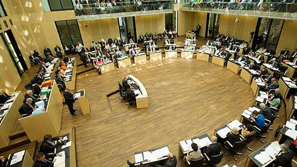 Dezember 2012: Das geplante Steuerabkommen zwischen der Schweiz und Deutschland scheitert im Bundesrat an der Mehrheit von SPD und Grünen in der Länderkammer