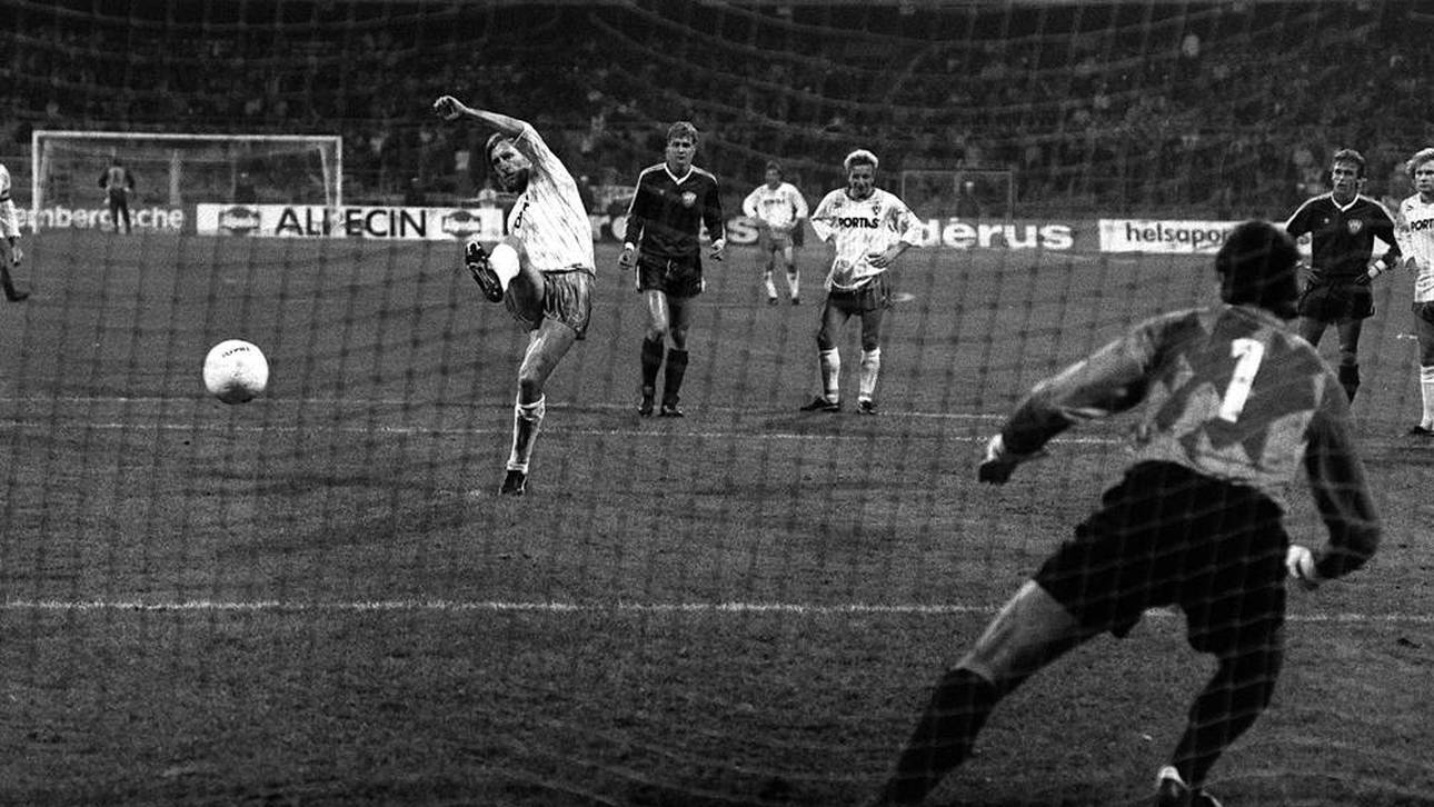 Michael Kutzop vergab den Elfmeter, der ihn unsterblich machte - gegen BFC Dynamo (hier im Bild) verwandelte er jedoch
