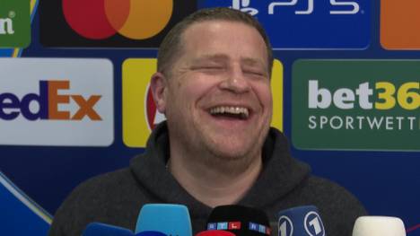 Bayerns Sportvorstand Max Eberl wird nach dem Celtic-Spiel zur verletzungsbedingten Auswechslung von Harry Kane befragt. Auf eine weitere Nachfrage reagiert er mit einem Lacher.