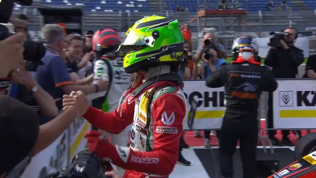 Schumacher macht Doppelsieg perfekt