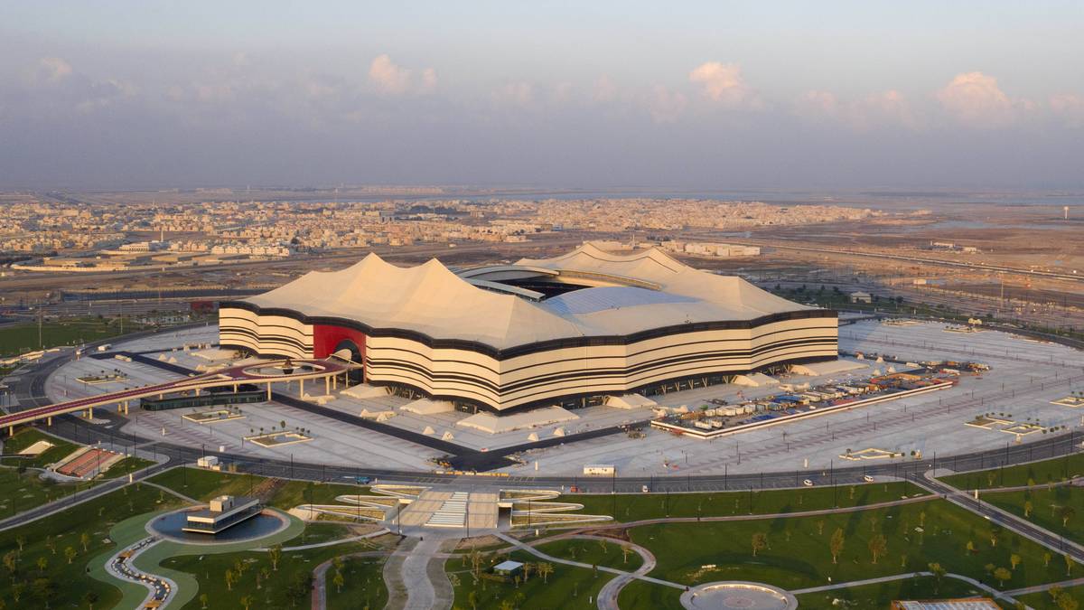 Kapazität: 60.000, Standort: Al-Chaur, Neubau (Eröffnung 2020), Kosten: 770 Mio. Euro, Neun WM-Partien (Sechs Gruppenspiele, ein Achtelfinale, ein Viertelfinale, ein Halbfinale)