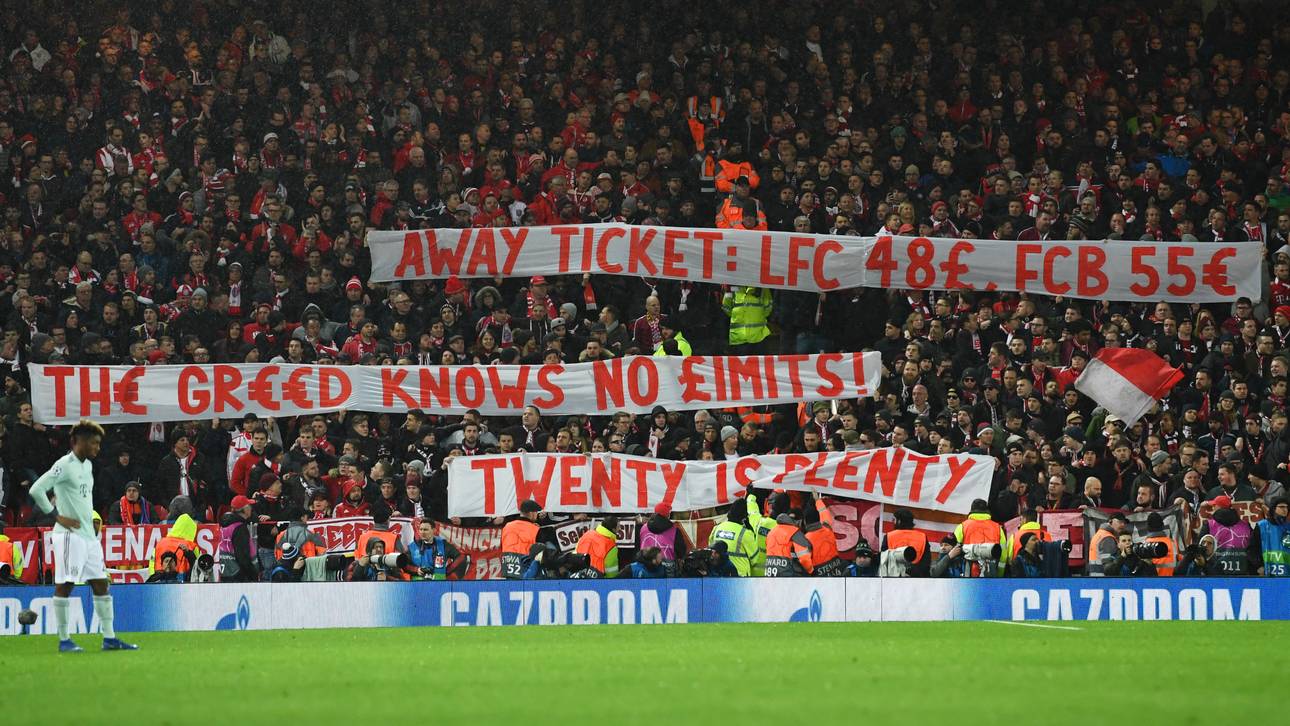 Liverpooler bejubeln FCB-Banner