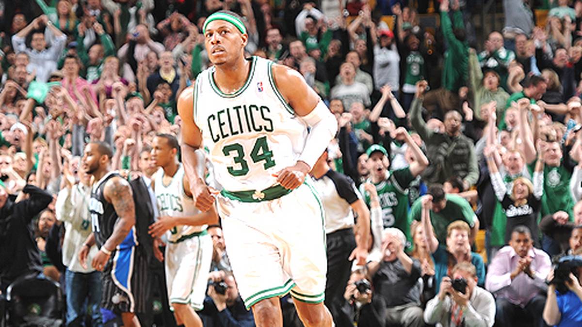 RANG 8 - PAUL PIERCE: Pierce musste zum Ende seiner Karriere einen Aktiven nach dem anderen vorbeiziehen lassen. In seiner letzten Saison versuchte die Legende der Boston Celtics auf der Abschiedstour bei den Los Angeles Clippers noch ein paar Würfe zu versenken. Endgültiger Stand von "The Truth": 2143 Dreier