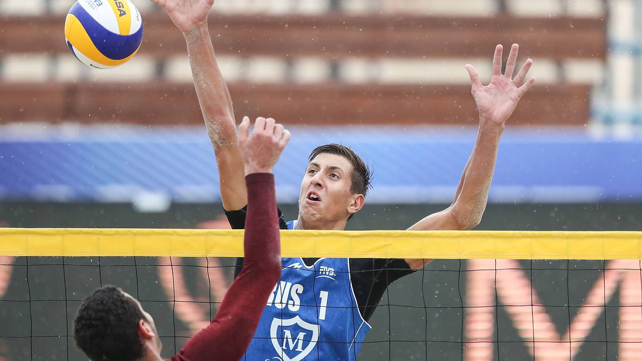 FIVB Kish Island Open - Day 3 Am Netz ist an dem großen Stojanowski nur schwer vorbeizukommen