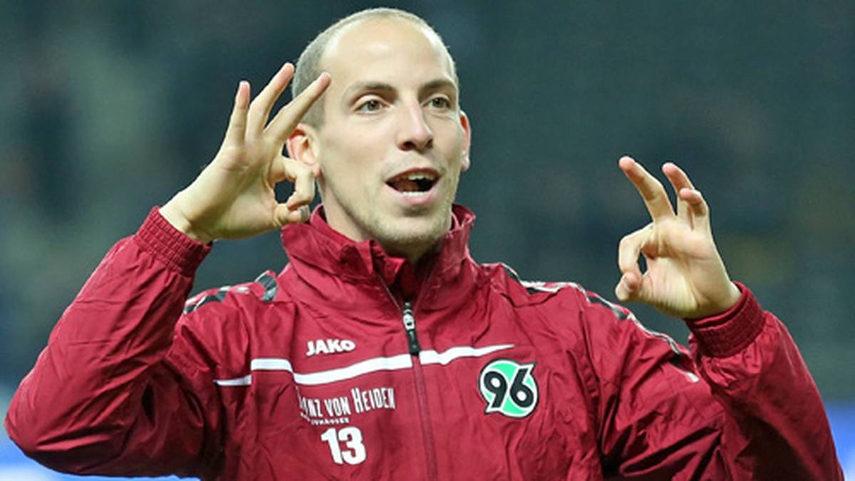 Der 11. Spieltag beginnt in Berlin. Die Hertha empfängt Hannover 96 und Jan Schlaudraff ist mal wieder außen vor. Doch das scheint den Ex-Nationalspieler nicht zu stören