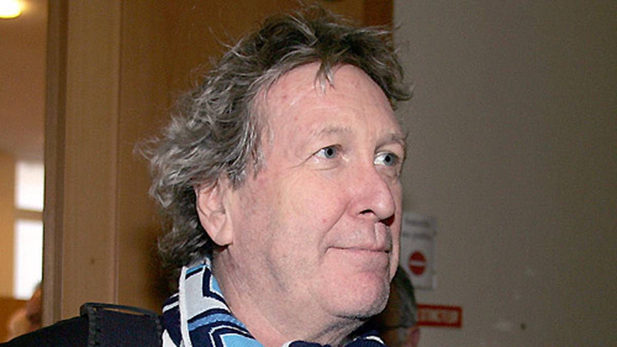 22. April: Die "Bild"-Zeitung berichtet über eine angebliche Spielsucht von Hoeneß an der Börse und ein Millionen-Darlehen des früheren "adidas"-Bosses Robert Louis-Dreyfus (Bild). Hoeneß schließt einen Rücktritt als Präsident von Bayern München und als Aufsichtsrats-Chef der Bayern München AG aus