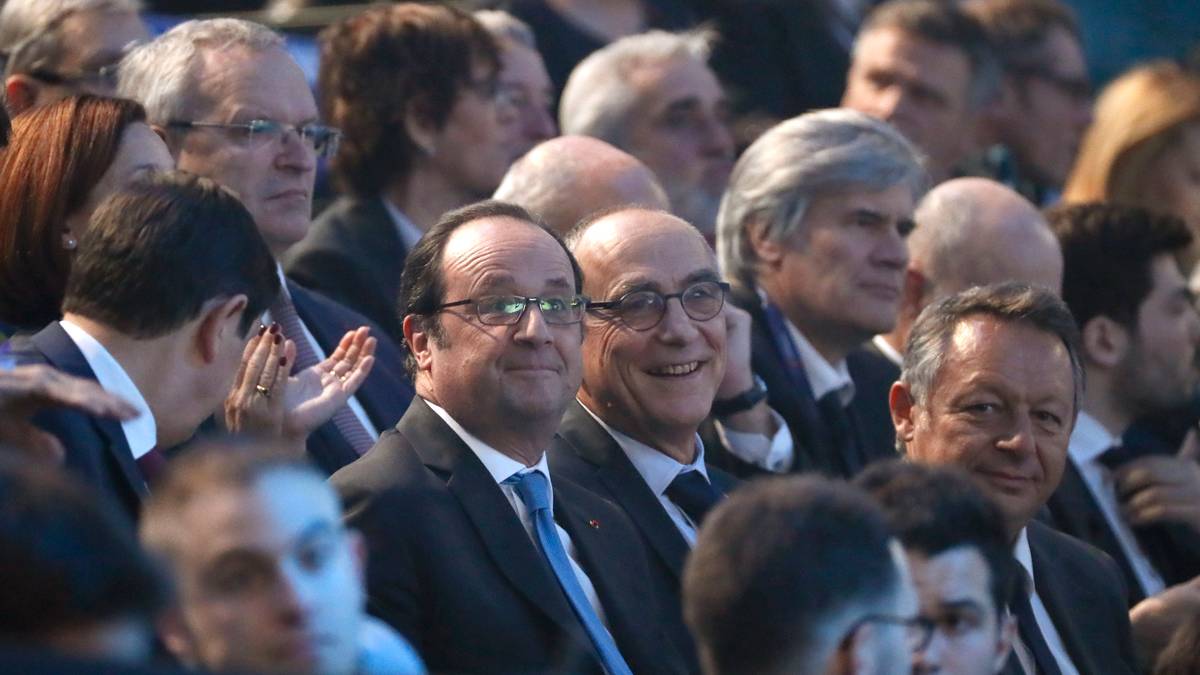 Zum Eröffnungsspiel zwischen den Gastgebern und Brasilien ist auch der französische Staatspräsident Francois Hollande in Paris vor Ort