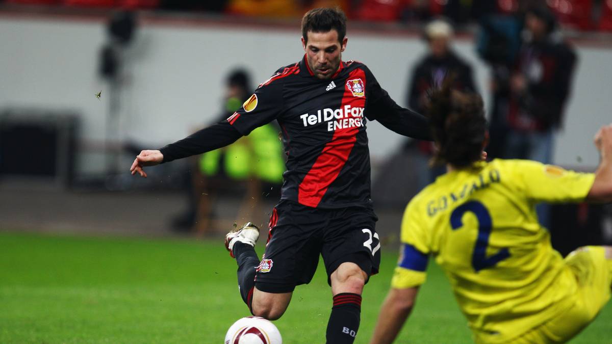 GONZALO CASTRO: Bereits 1999 wechselt Castro aus Wuppertal in die Jugend von Bayer 04 Leverkusen, wo er sechs Jahre später den Sprung zu den Profis schafft und bis zu seinem Wechsel nach Dortmund im Sommer 2015 in 370 Partien zum Leistungsträger reift