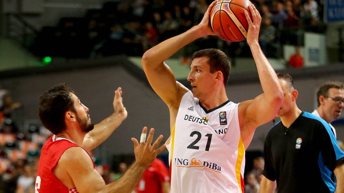 Paul Zipser (FC Bayern München, 203 cm, Guard/Forward, 18.02.1994, 11 Länderspiele): Zipser ist der jüngste Spieler im Team, könnte aber zu einer der großen Entdeckungen im Kader Flemings werden. Dank der harten Pesic-Schule in München dürften ihn harte Ansprachen, Kritik und Rückschläge relativ kalt lassen, Talent hat der vielseitig einsetzbare Youngster bis zum Abwinken. Von Position eins bis drei bewegt sich Zipser ohne Probleme sehr elegant übers Feld, der Wurf ist aus allen Lagen sicher