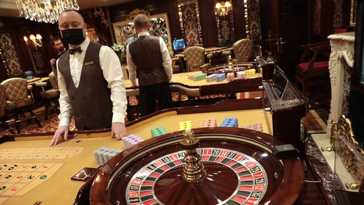Roulette-Tische sind oft der Mittelpunkt eines Casinos